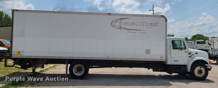 image for item IU9314 1994 International 4700  box truck