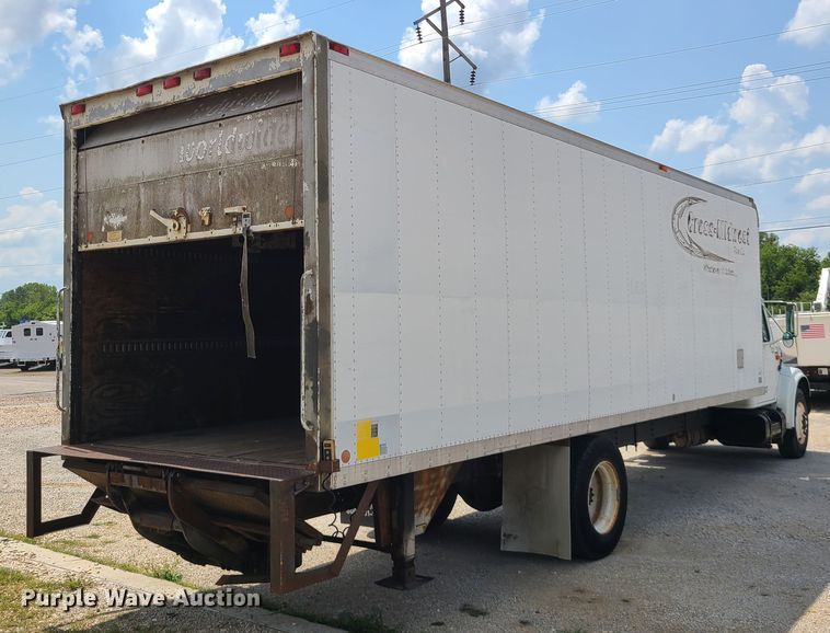 image for item IU9314 1994 International 4700  box truck