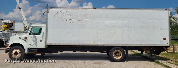 image for item IU9314 1994 International 4700  box truck