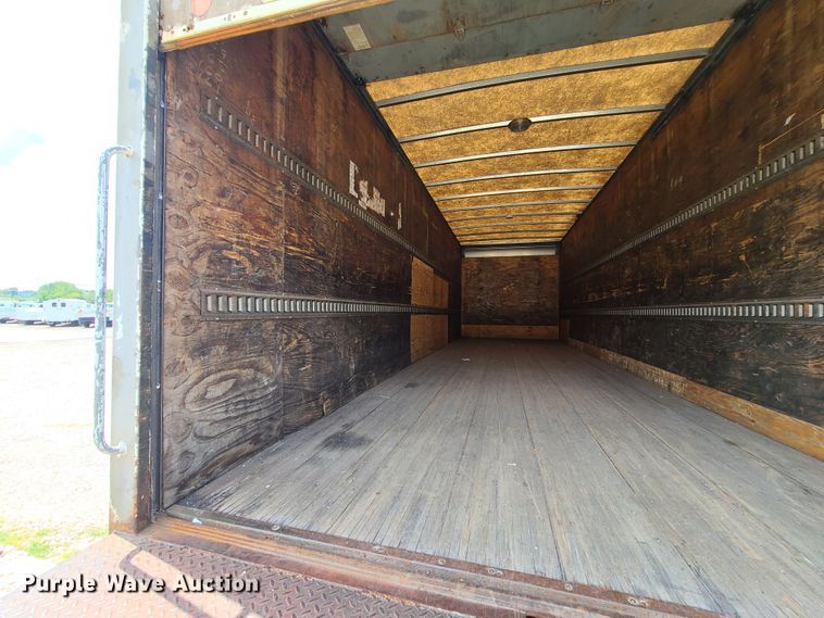image for item IU9314 1994 International 4700  box truck