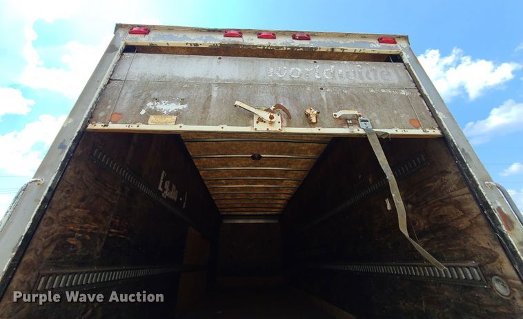 image for item IU9314 1994 International 4700  box truck