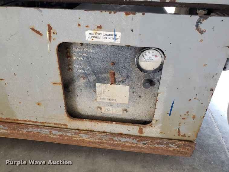 image for item IX9949 2000 Skyjack SJIII-4620  scissor lift