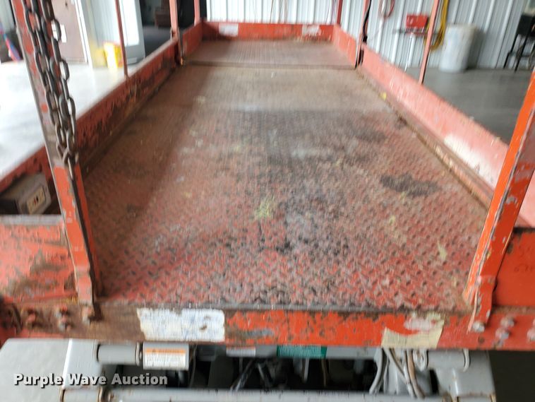 image for item IX9949 2000 Skyjack SJIII-4620  scissor lift