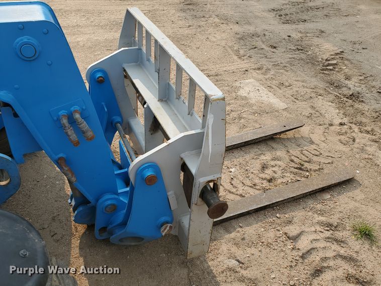 image for item IX9952 2010 Genie GTH-5519  telehandler