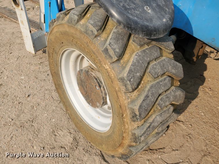 image for item IX9952 2010 Genie GTH-5519  telehandler