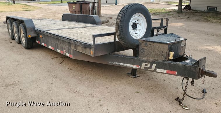 image for item IX9953 2017 PJ T7243  tilt deck equipment trailer