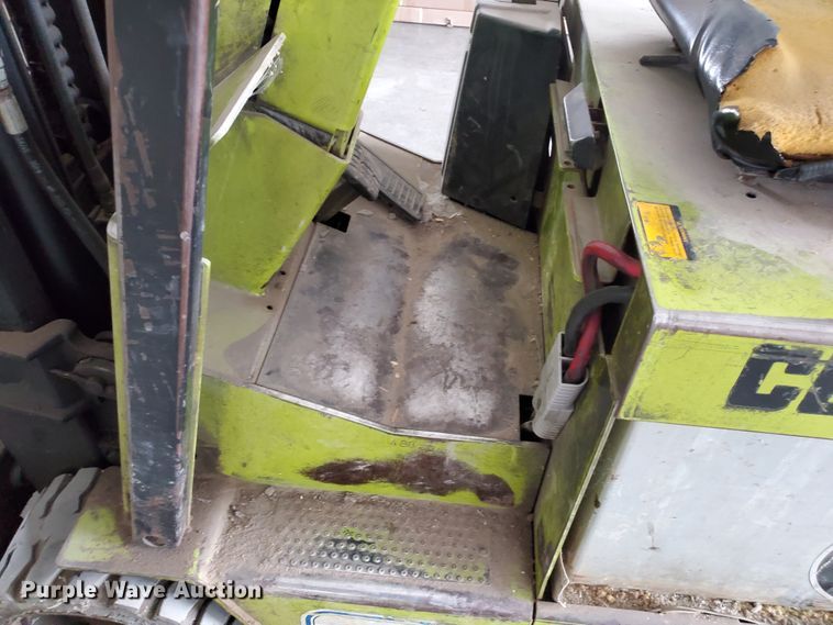 image for item IX9954 1988 Clarke ECS30  forklift