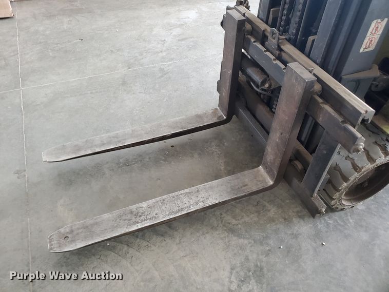 image for item IX9954 1988 Clarke ECS30  forklift