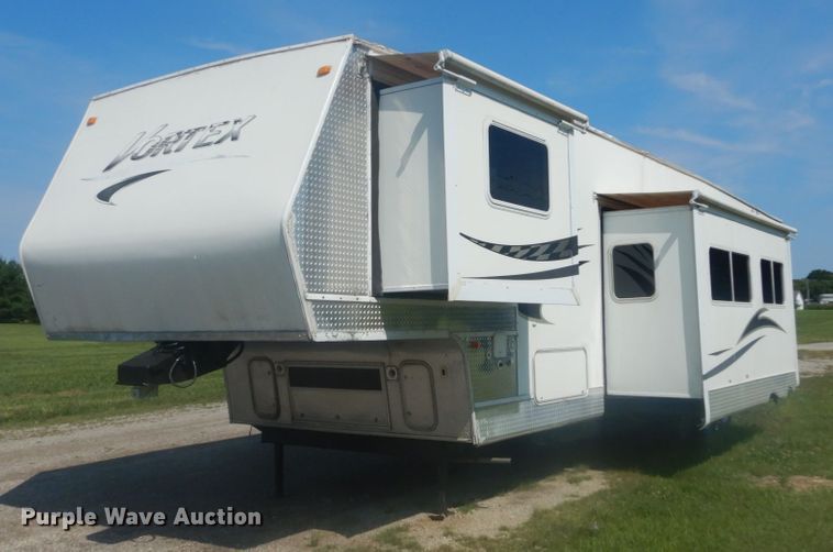 image for item JI9459 2006 Thor Vortex  M-365WTB toy hauler camper