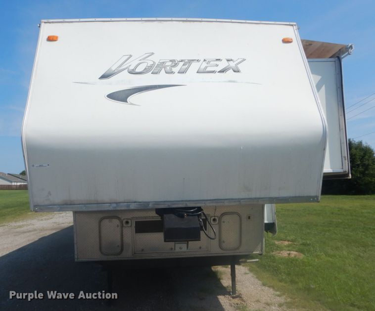 image for item JI9459 2006 Thor Vortex  M-365WTB toy hauler camper