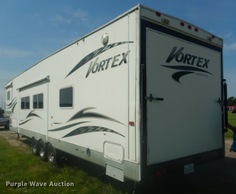 image for item JI9459 2006 Thor Vortex  M-365WTB toy hauler camper