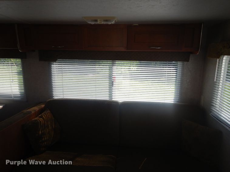 image for item JI9459 2006 Thor Vortex  M-365WTB toy hauler camper