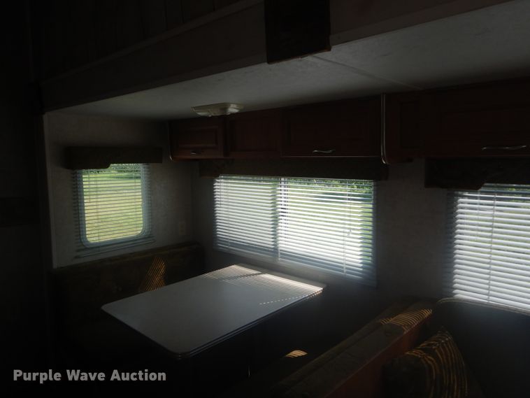 image for item JI9459 2006 Thor Vortex  M-365WTB toy hauler camper