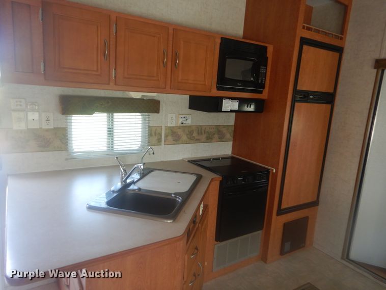 image for item JI9459 2006 Thor Vortex  M-365WTB toy hauler camper