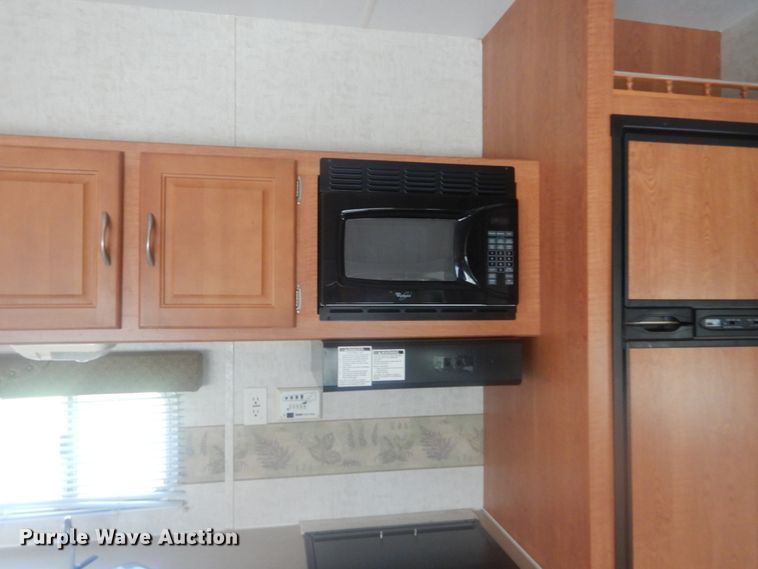 image for item JI9459 2006 Thor Vortex  M-365WTB toy hauler camper