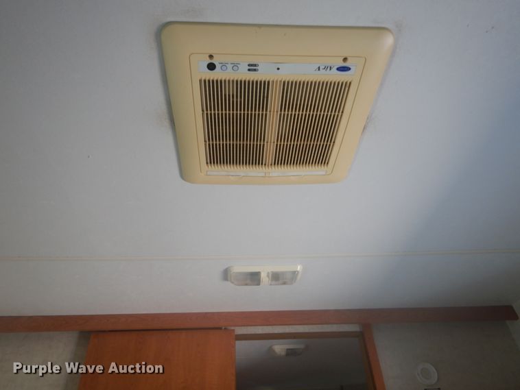 image for item JI9459 2006 Thor Vortex  M-365WTB toy hauler camper