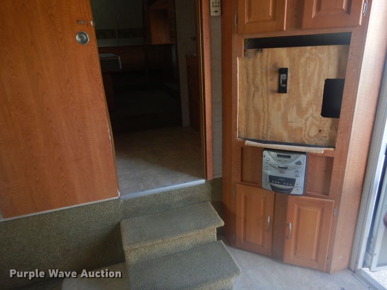 image for item JI9459 2006 Thor Vortex  M-365WTB toy hauler camper