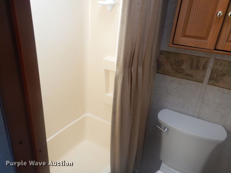 image for item JI9459 2006 Thor Vortex  M-365WTB toy hauler camper