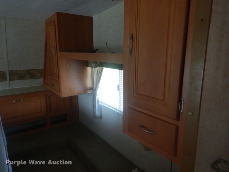 image for item JI9459 2006 Thor Vortex  M-365WTB toy hauler camper