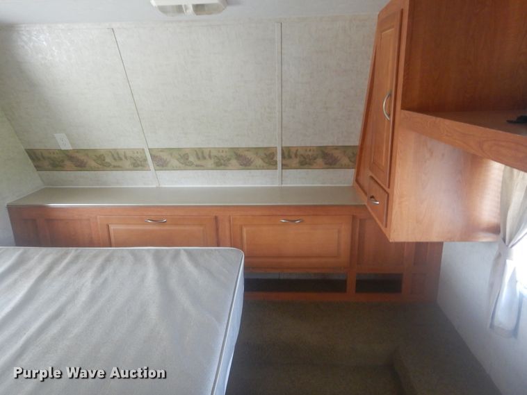 image for item JI9459 2006 Thor Vortex  M-365WTB toy hauler camper