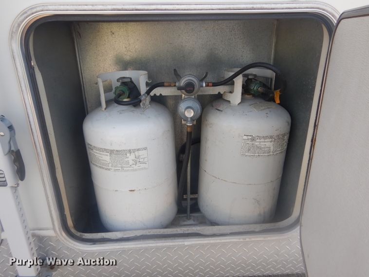 image for item JI9459 2006 Thor Vortex  M-365WTB toy hauler camper