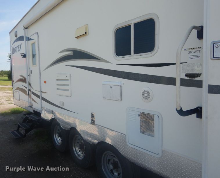image for item JI9459 2006 Thor Vortex  M-365WTB toy hauler camper
