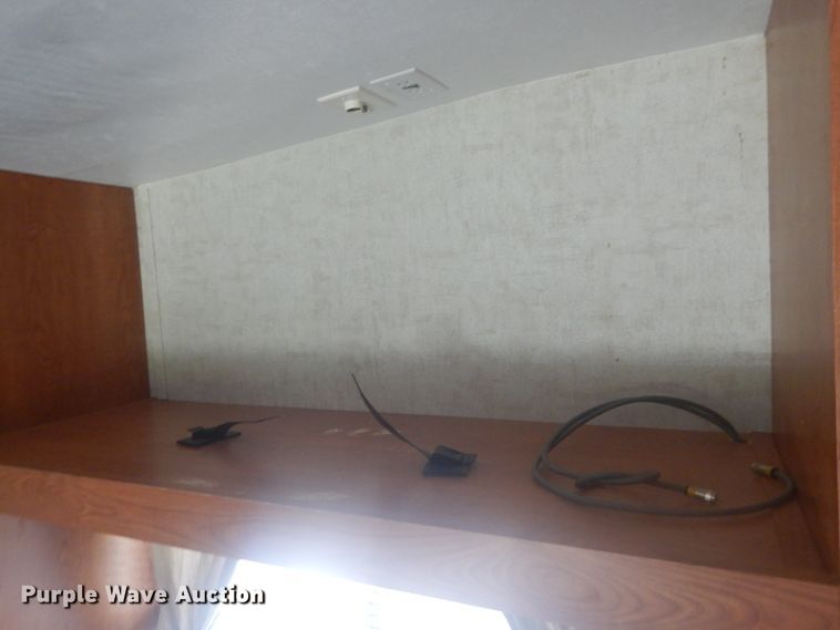 image for item JI9459 2006 Thor Vortex  M-365WTB toy hauler camper