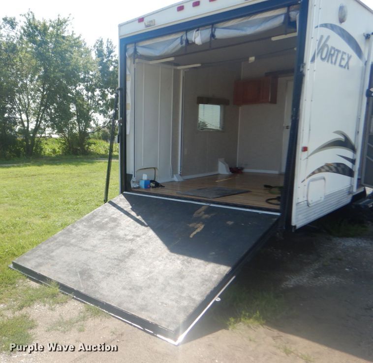 image for item JI9459 2006 Thor Vortex  M-365WTB toy hauler camper