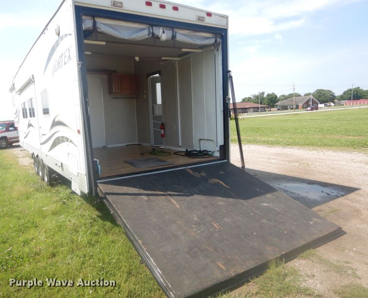 image for item JI9459 2006 Thor Vortex  M-365WTB toy hauler camper