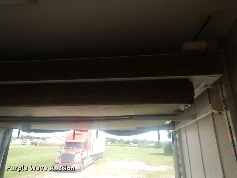 image for item JI9459 2006 Thor Vortex  M-365WTB toy hauler camper