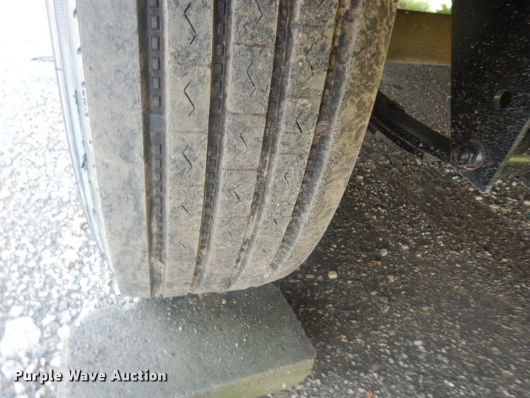 image for item JI9459 2006 Thor Vortex  M-365WTB toy hauler camper