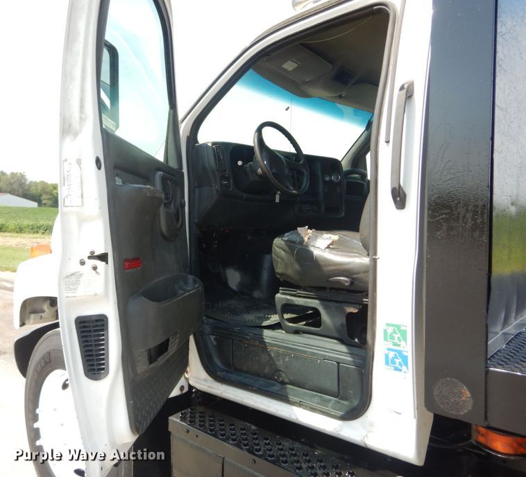 image for item JI9517 2004 Chevrolet C8500  dump flatbed truck