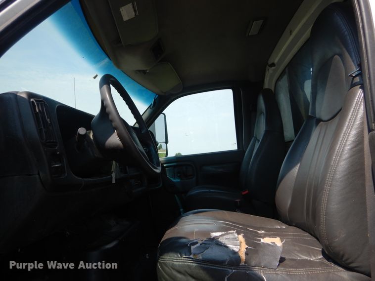 image for item JI9517 2004 Chevrolet C8500  dump flatbed truck