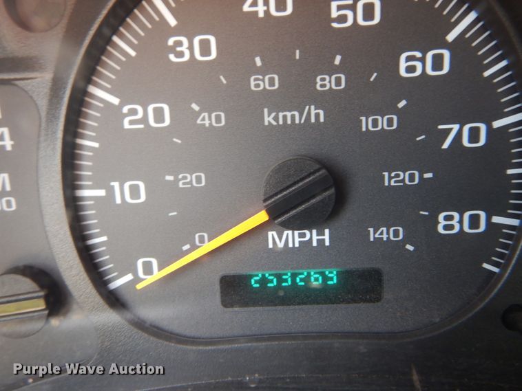 image for item JI9517 2004 Chevrolet C8500  dump flatbed truck