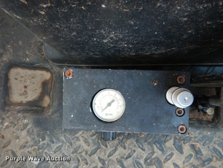 image for item JI9517 2004 Chevrolet C8500  dump flatbed truck