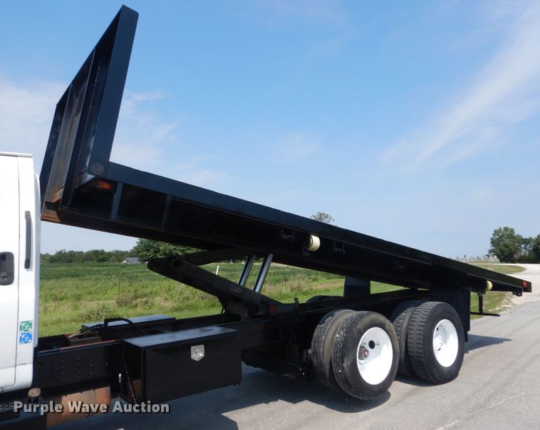 image for item JI9517 2004 Chevrolet C8500  dump flatbed truck