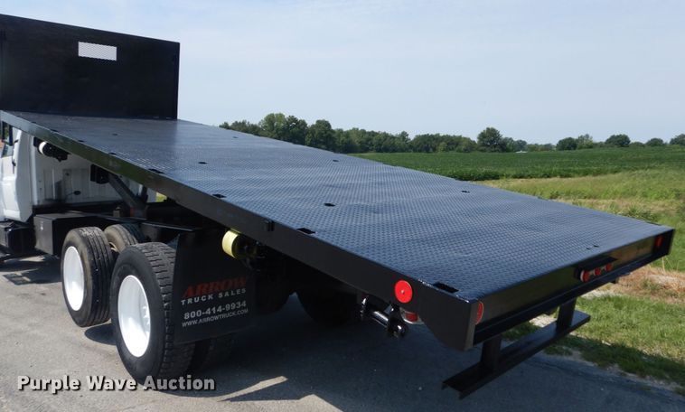 image for item JI9517 2004 Chevrolet C8500  dump flatbed truck