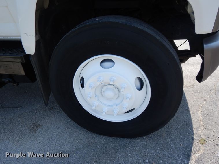 image for item JI9517 2004 Chevrolet C8500  dump flatbed truck