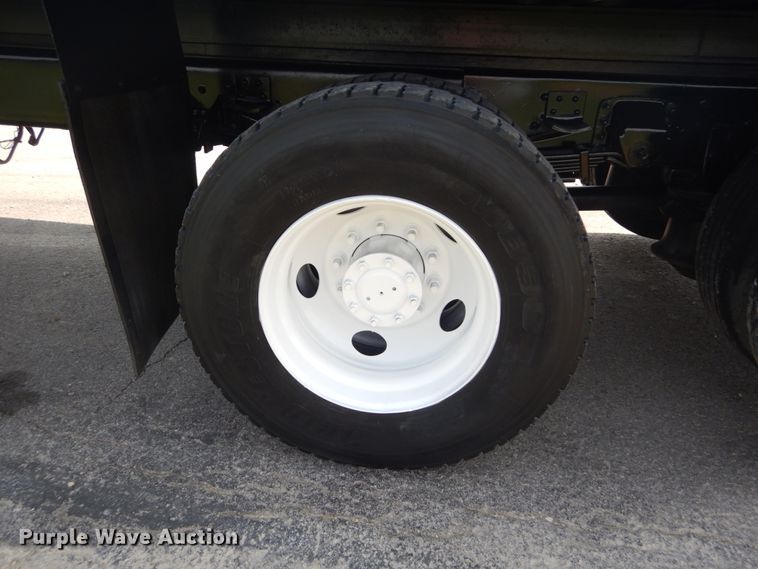 image for item JI9517 2004 Chevrolet C8500  dump flatbed truck