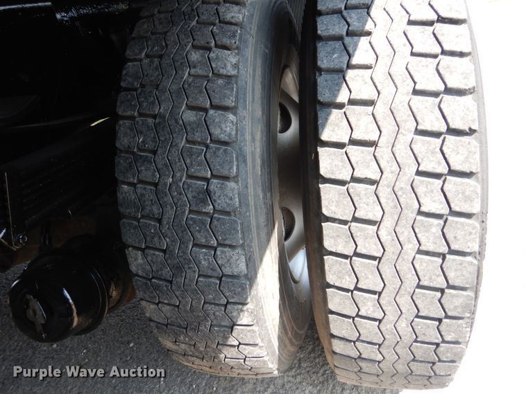 image for item JI9517 2004 Chevrolet C8500  dump flatbed truck