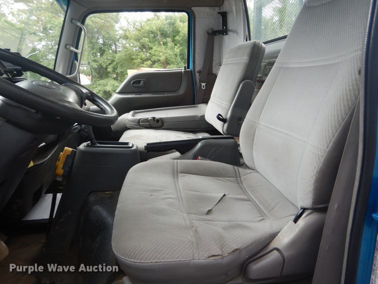 image for item JI9621 2006 Ford LCF  flatbed truck