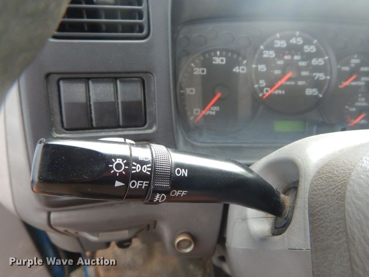 image for item JI9621 2006 Ford LCF  flatbed truck