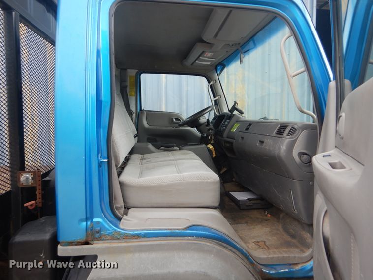 image for item JI9621 2006 Ford LCF  flatbed truck