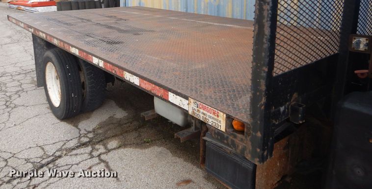 image for item JI9621 2006 Ford LCF  flatbed truck