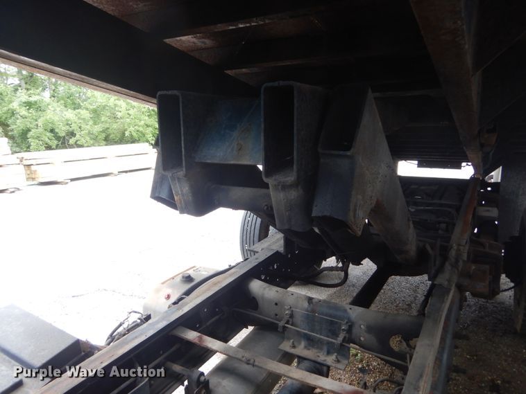 image for item JI9621 2006 Ford LCF  flatbed truck