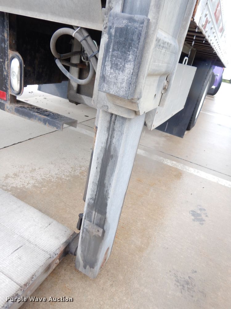 image for item KC9261 2014 Waltco WDV45  heavy duty semi lift