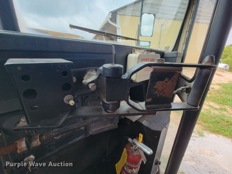 image for item KD9396 1995 International 3800  school bus