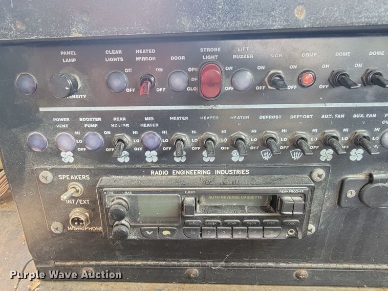 image for item KD9396 1995 International 3800  school bus