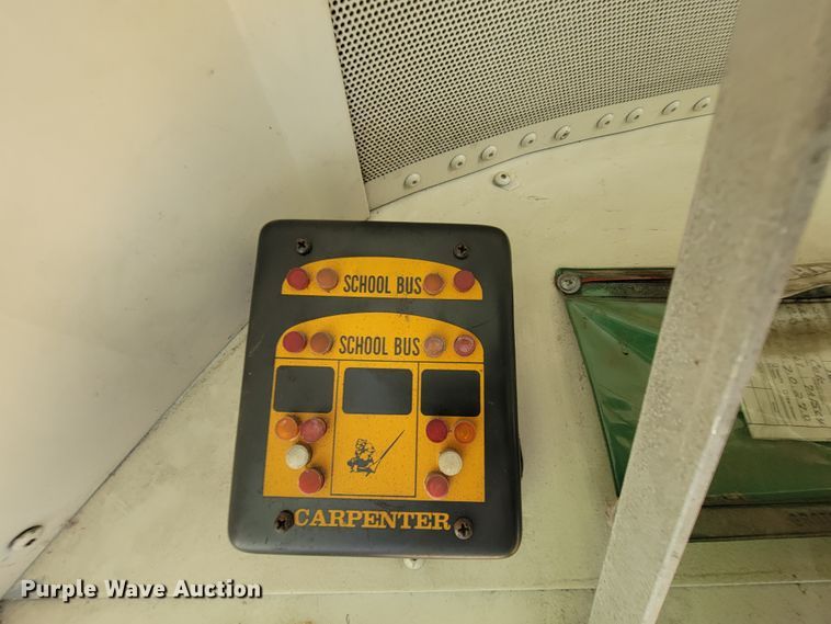 image for item KD9396 1995 International 3800  school bus