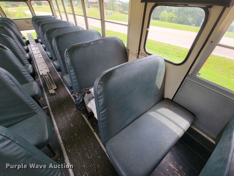 image for item KD9396 1995 International 3800  school bus